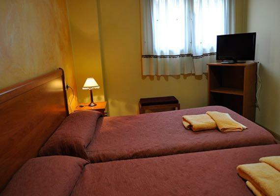 Hostal Puerta Del Valle La Cistérniga エクステリア 写真