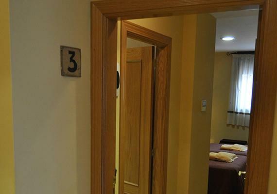 Hostal Puerta Del Valle La Cistérniga エクステリア 写真