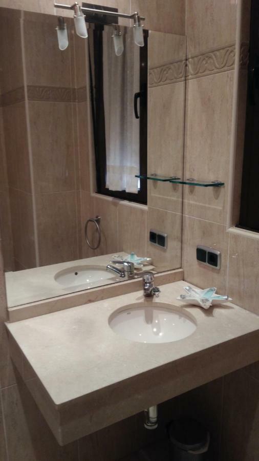 Hostal Puerta Del Valle La Cistérniga エクステリア 写真